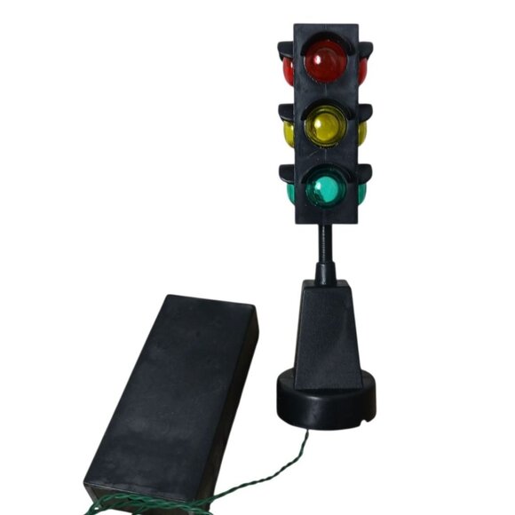 Christmas Valley Traffic Light Decoration 3-Color Chasing Lights Battery Operate - Picture 9 of 9
